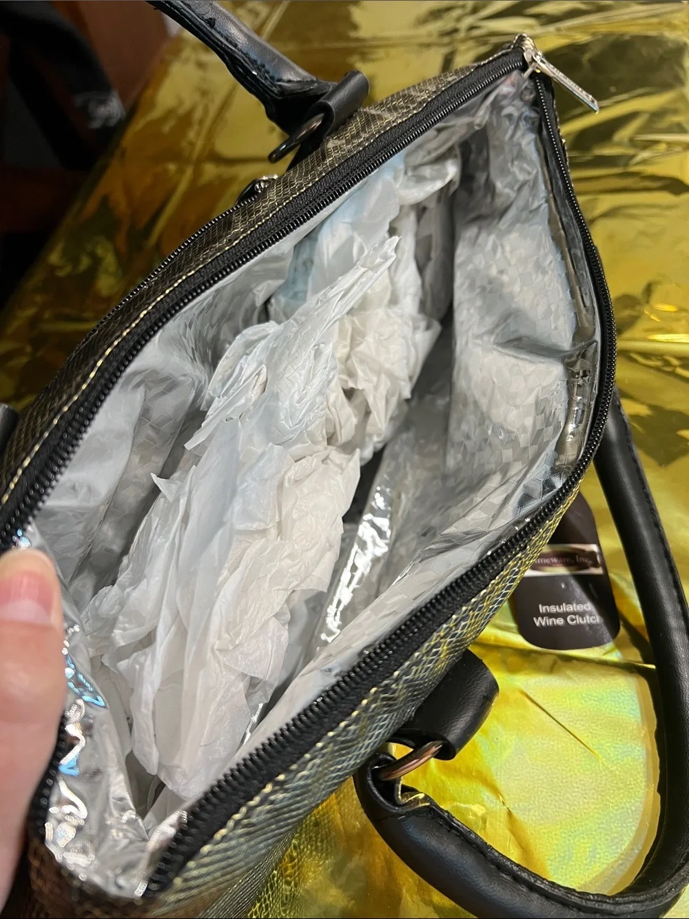 Insulated Metallic Gold Wine Clutch with Black Handles - Picture 5 of 5